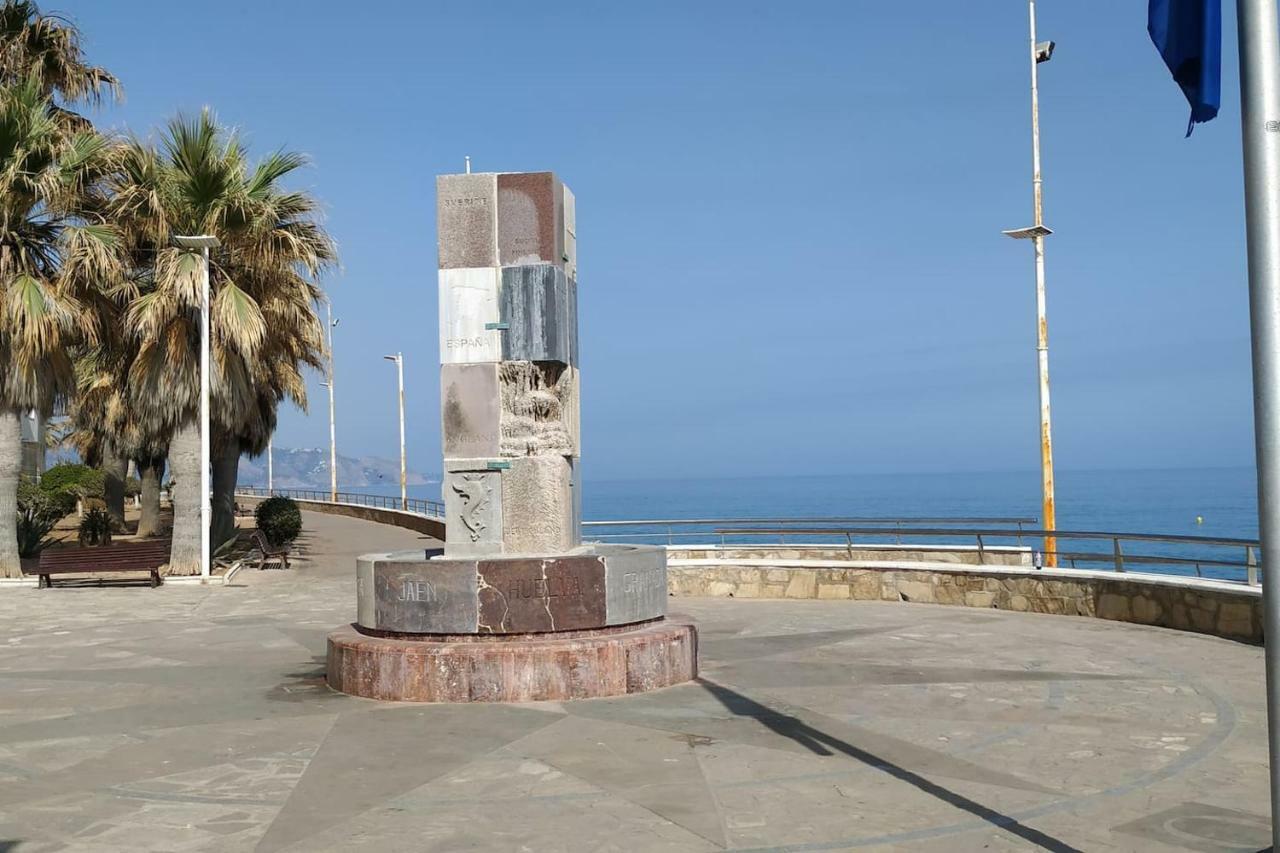 Nerja Gaviota Holidays Piscina Y Playa المظهر الخارجي الصورة