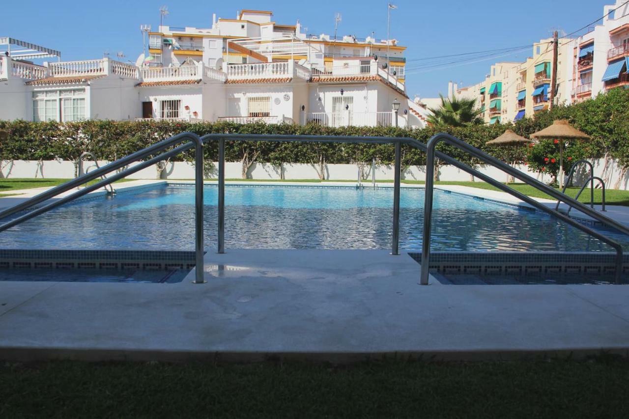 Nerja Gaviota Holidays Piscina Y Playa المظهر الخارجي الصورة